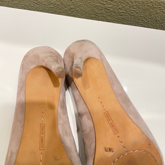 Vince Camuto Ankia Suede Pump - Nude - 7.5 - EUC! - Picture 6 of 9